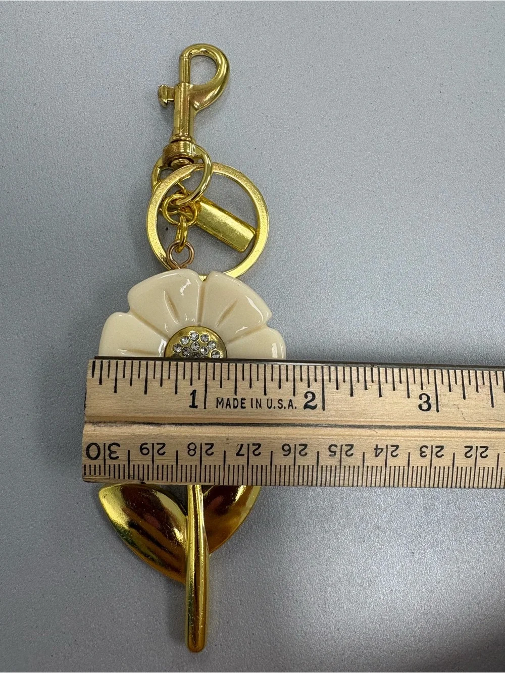 Floral Crystal Center Keychain Charm - Cream & Gold